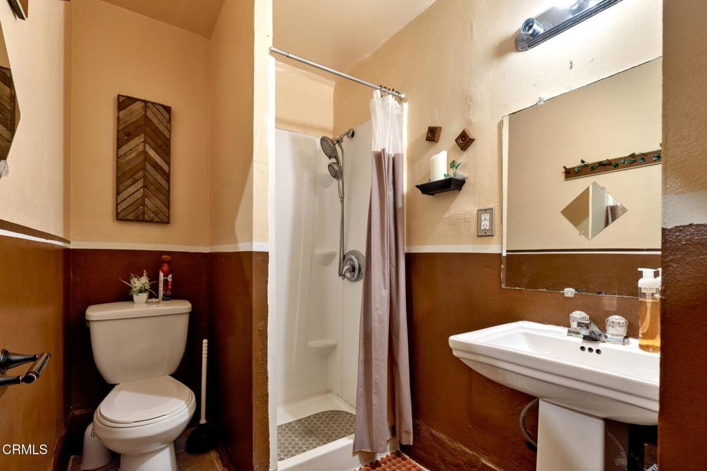 155 E 7th Street Property Photo 12