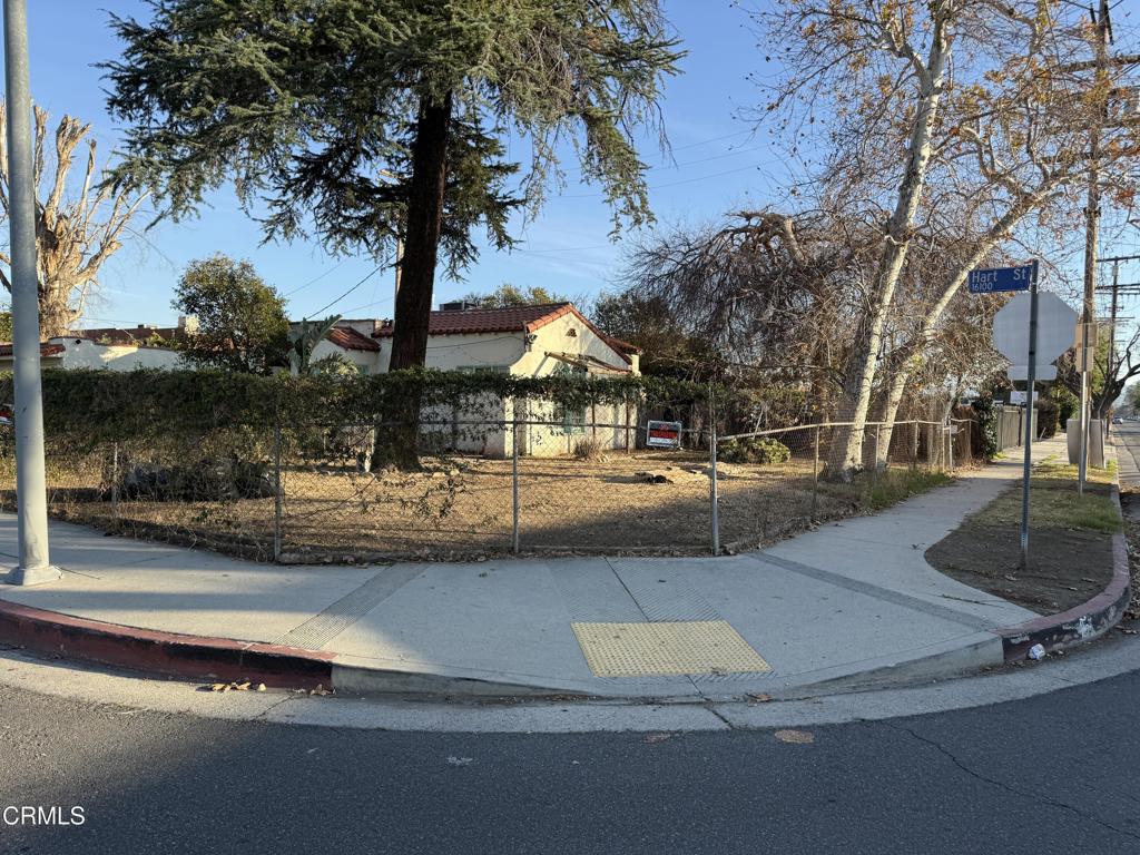 6960 Valjean Avenue Property Photo 2