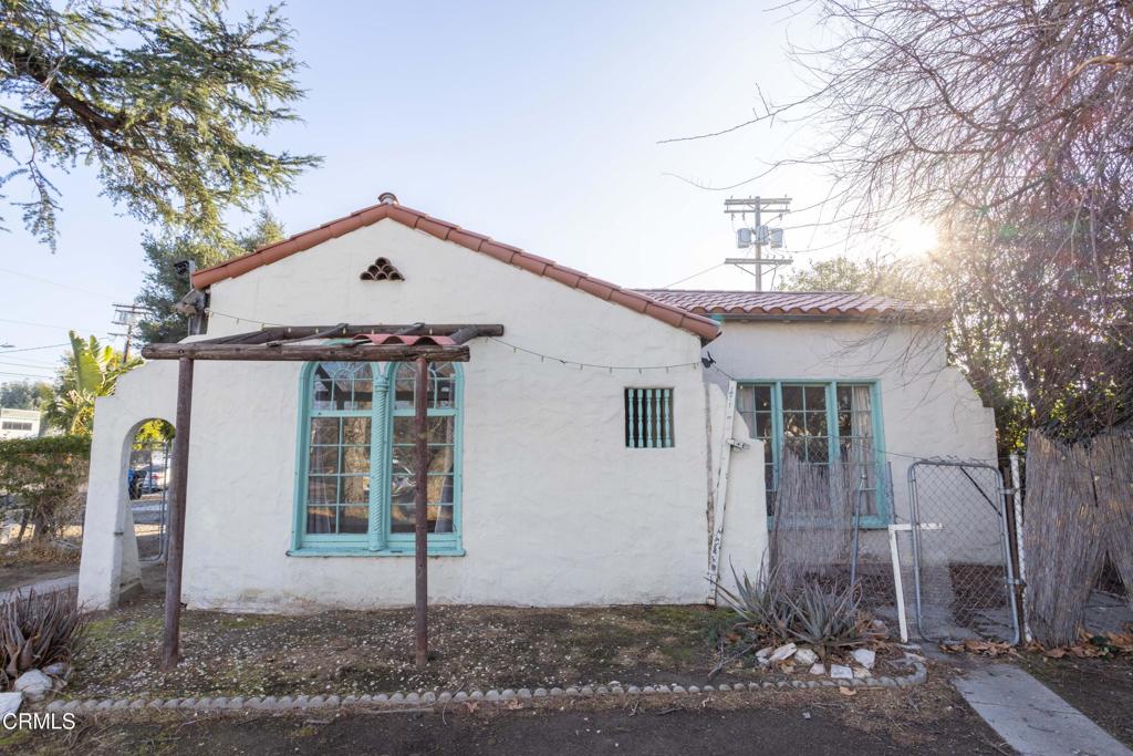 6960 Valjean Avenue Property Photo 3