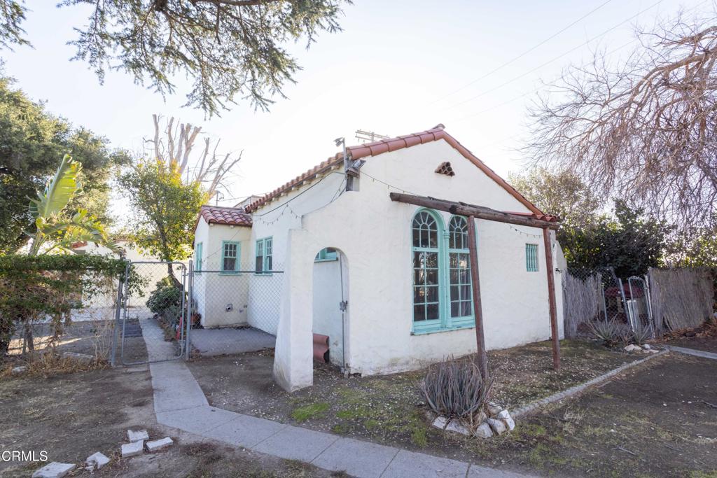 6960 Valjean Avenue Property Photo 4