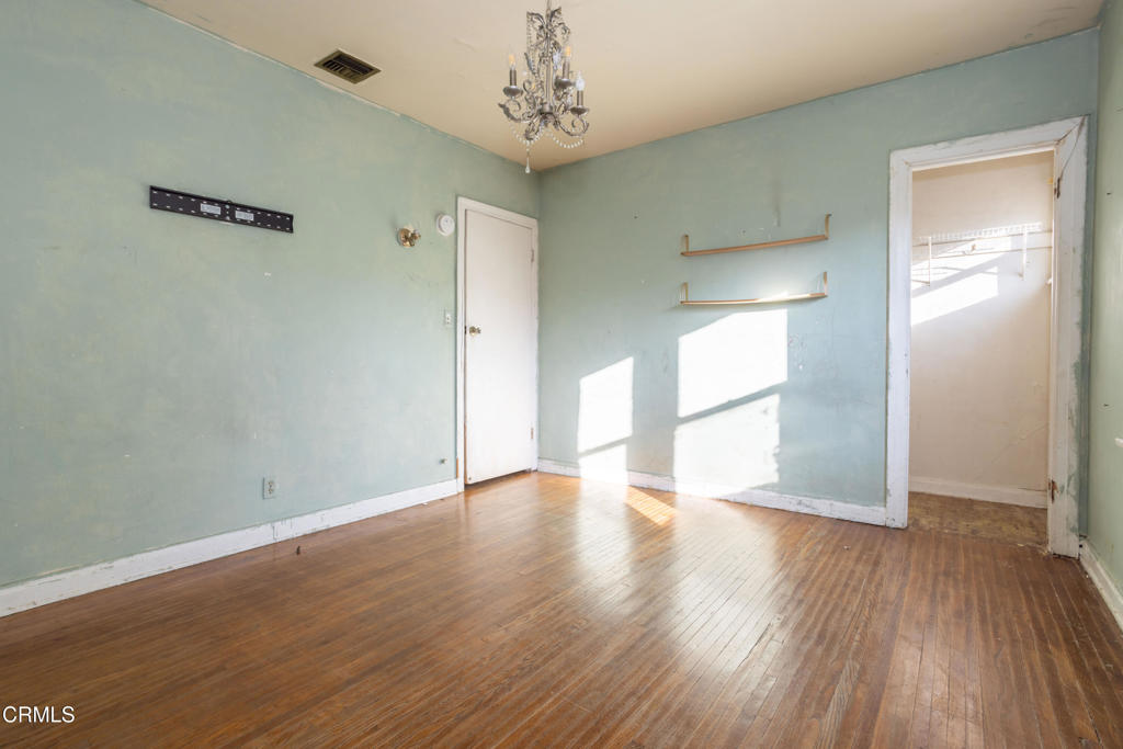 6960 Valjean Avenue Property Photo 14
