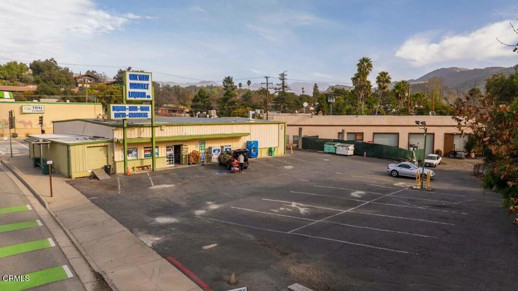 690 N Ventura Avenue Property Photo 4