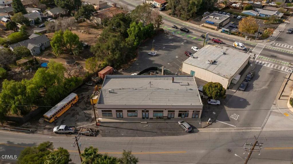 690 N Ventura Avenue Property Photo 7