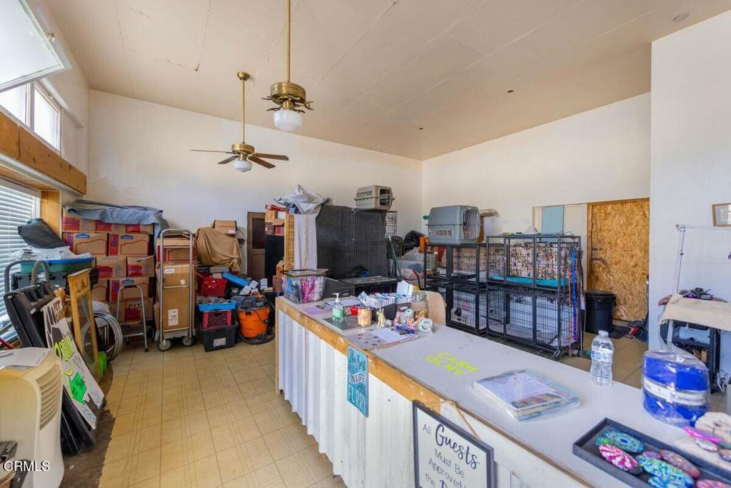 690 N Ventura Avenue Property Photo 17