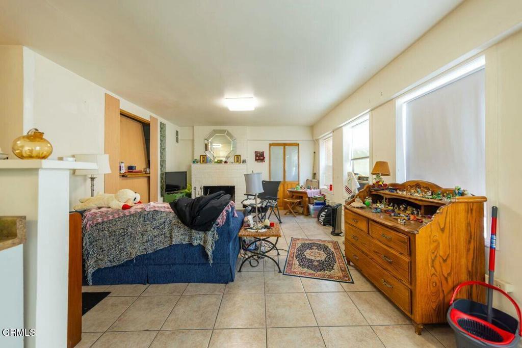 690 N Ventura Avenue Property Photo 18