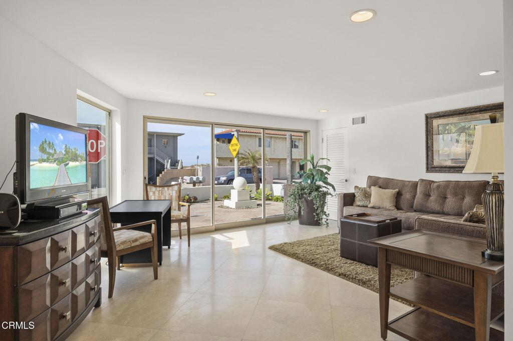 3300 Ocean Drive Property Photo 5