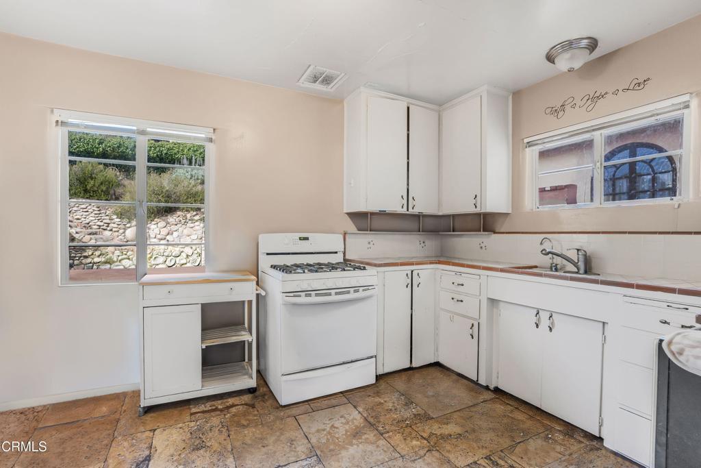 2269 Hyland Avenue Property Photo 13