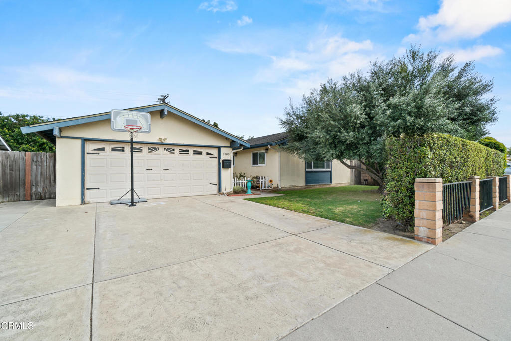 1900 Almanor Street Property Photo