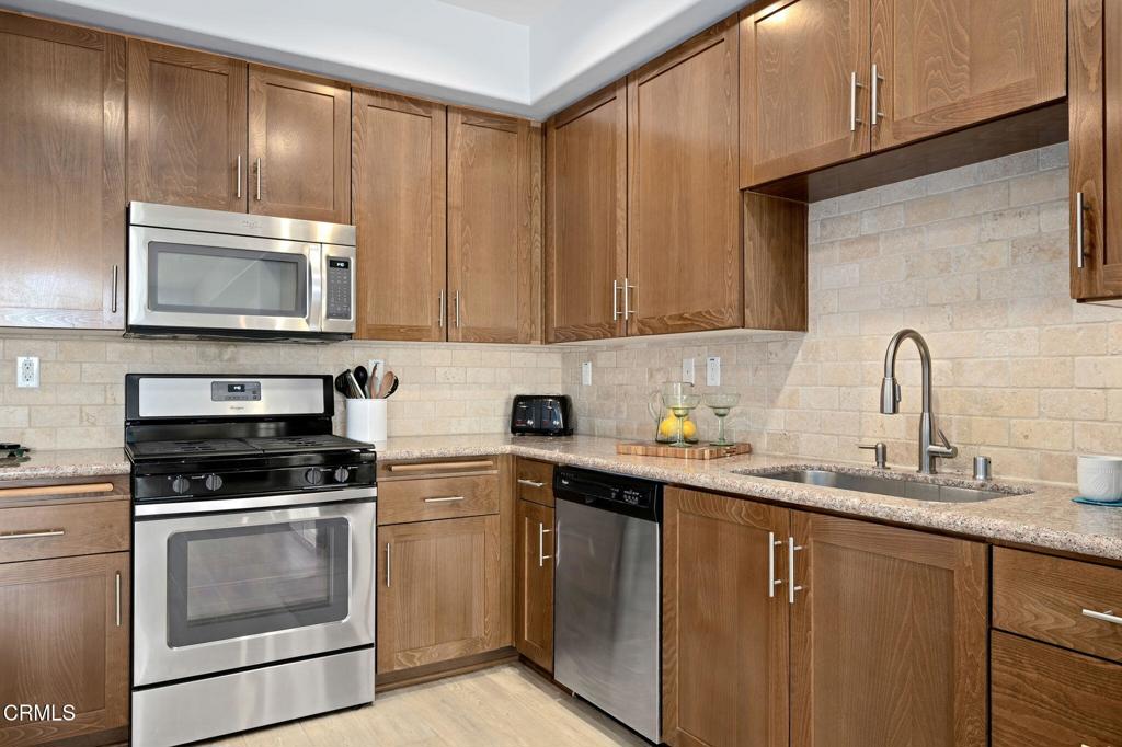 130 N Garden Street 1203 Property Photo