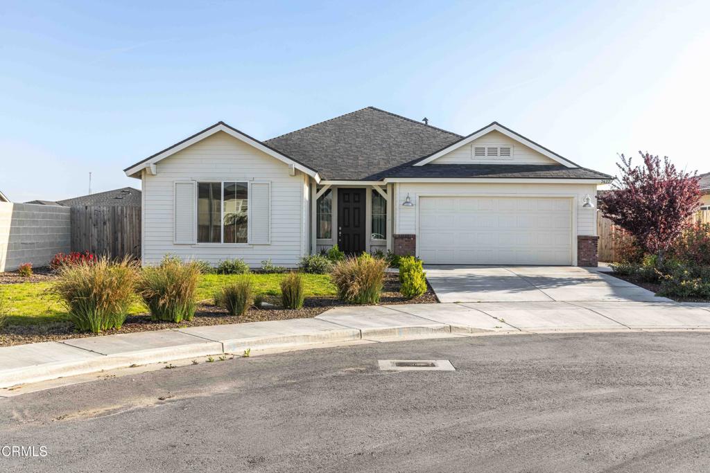 7427 Bristol Spring Avenue Property Photo