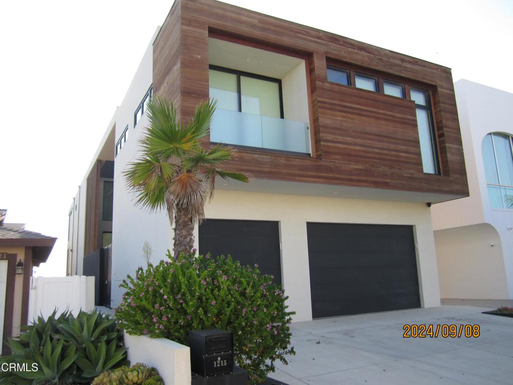 1215 Capri Way Property Photo 1