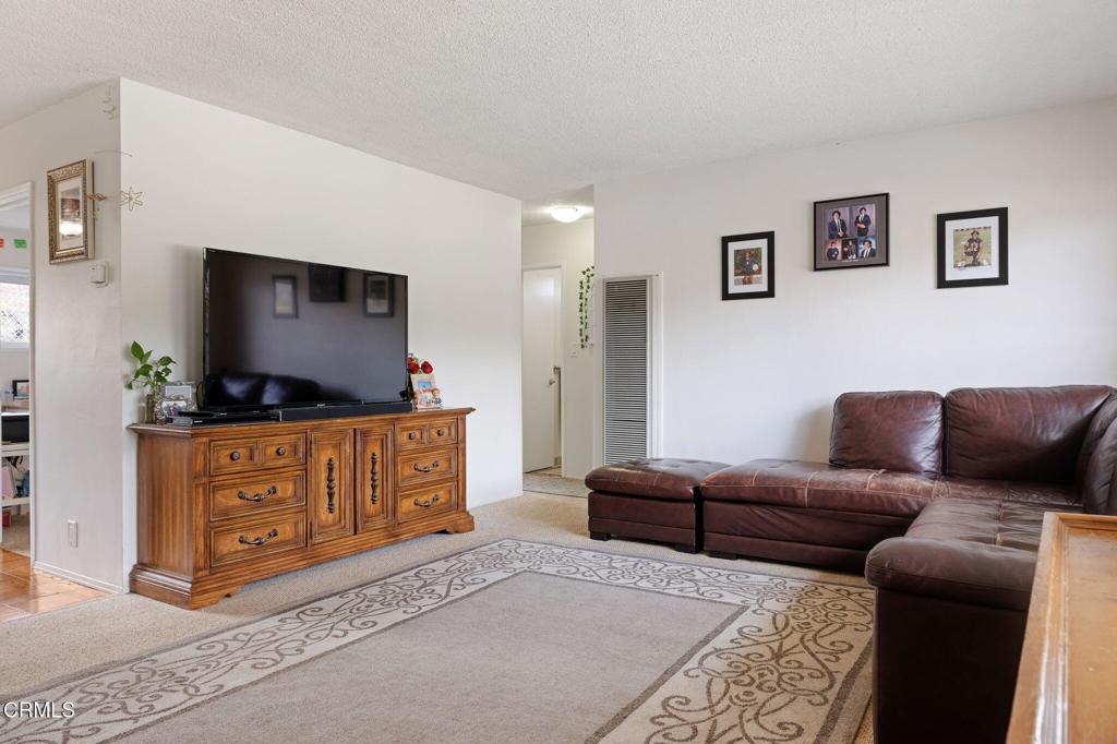 10800 Calle Real Property Photo 3