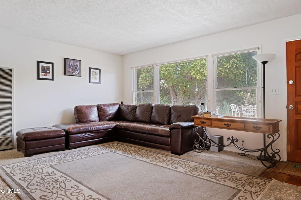 10800 Calle Real Property Photo 4