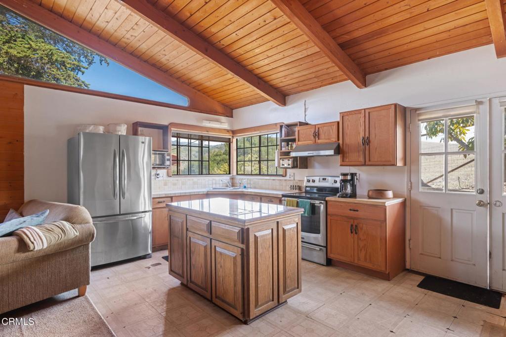 10800 Calle Real Property Photo 23