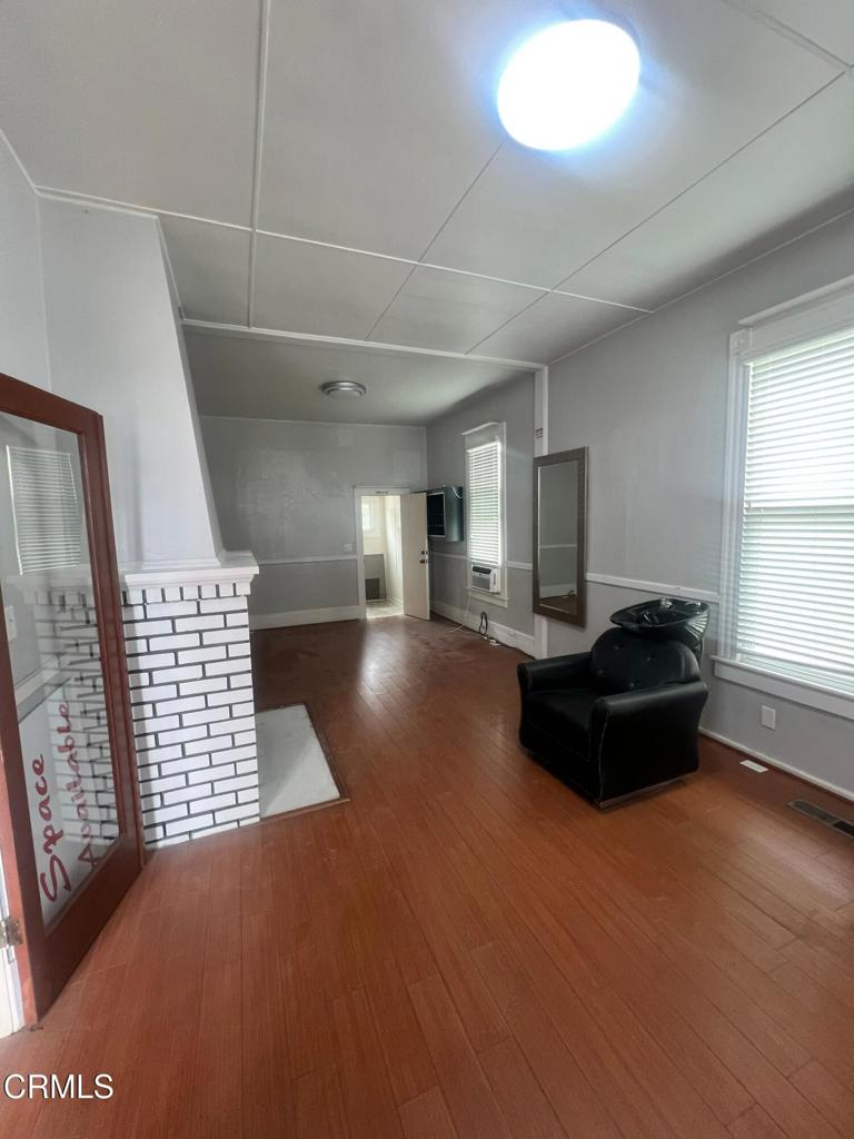 144 S California Street Property Photo 6