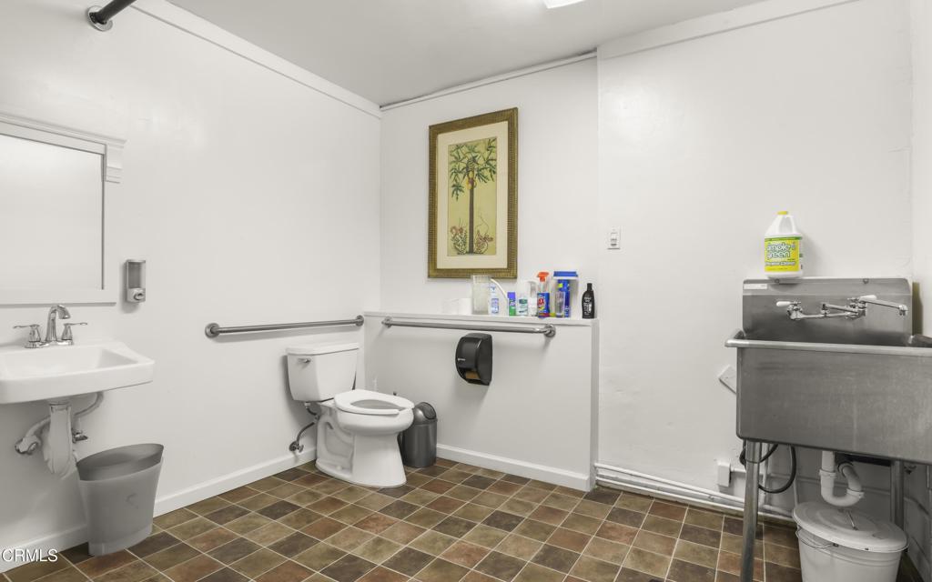 334 Harbour Way Property Photo 7