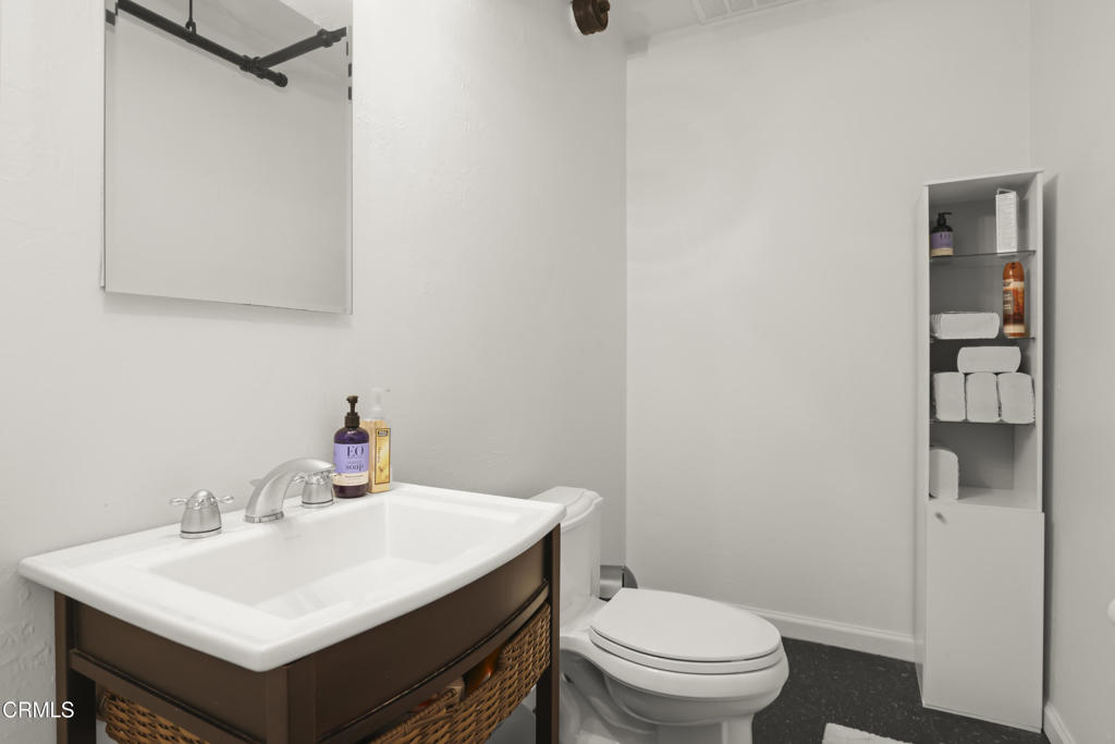 334 Harbour Way Property Photo 9
