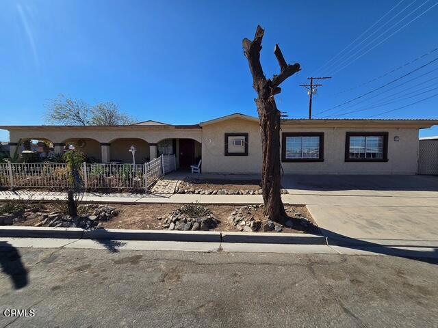 606 Smoketree Drive Property Photo 1