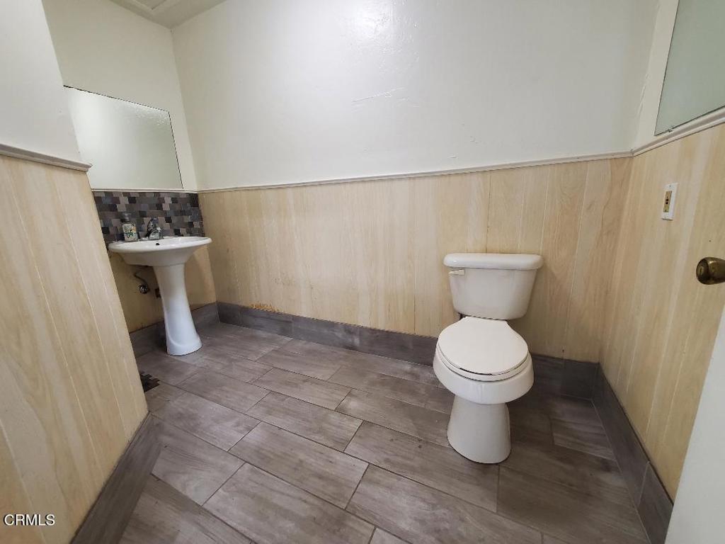 1792 Callens Road C Property Photo 12