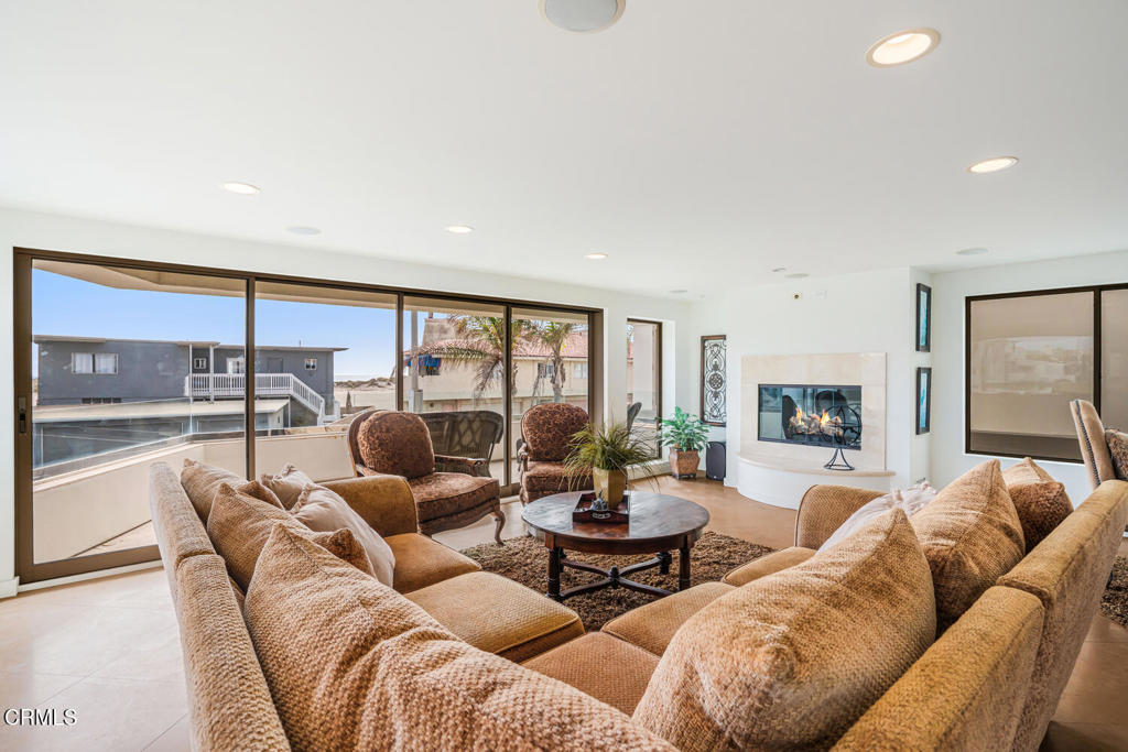 3300 Ocean Drive Property Photo 8