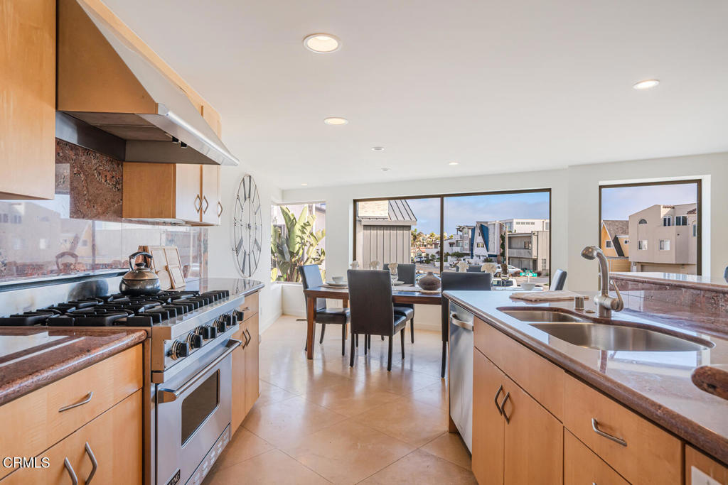3300 Ocean Drive Property Photo 13