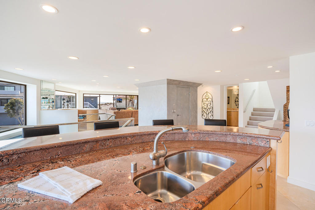 3300 Ocean Drive Property Photo 14