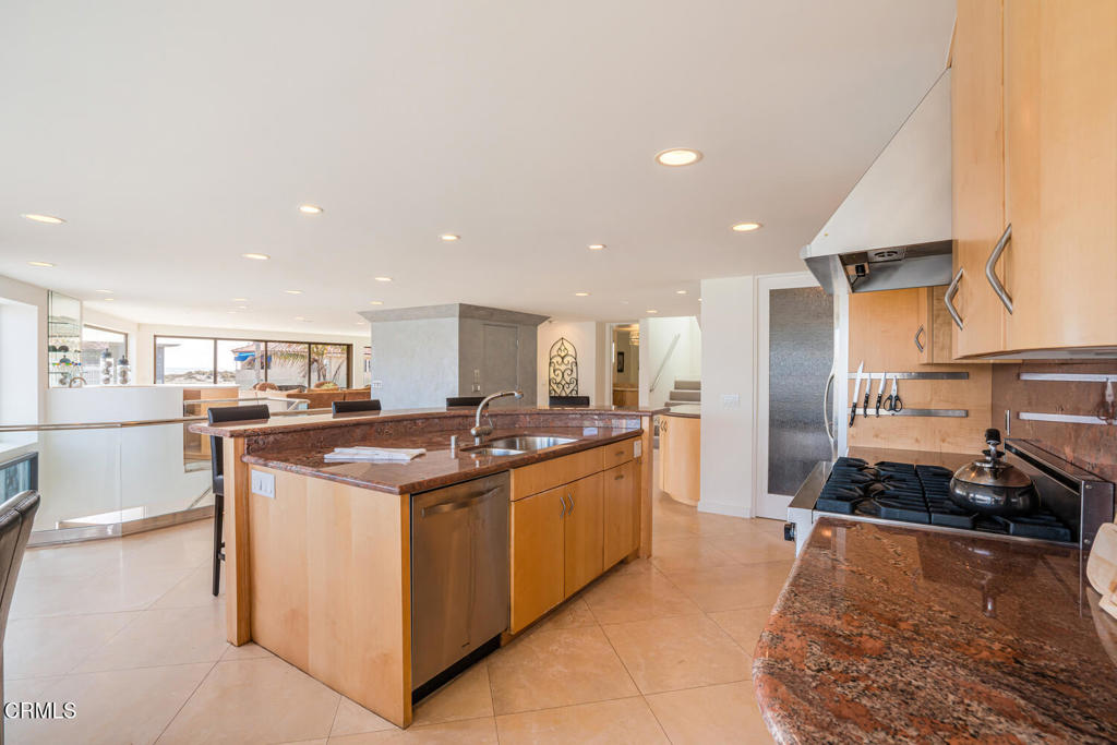 3300 Ocean Drive Property Photo 15