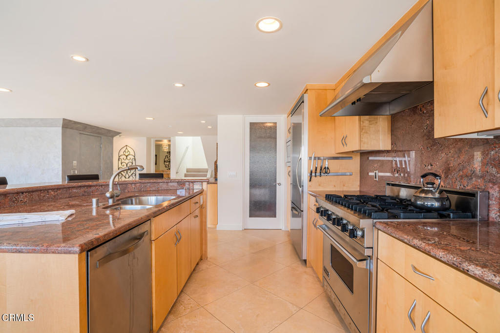 3300 Ocean Drive Property Photo 16