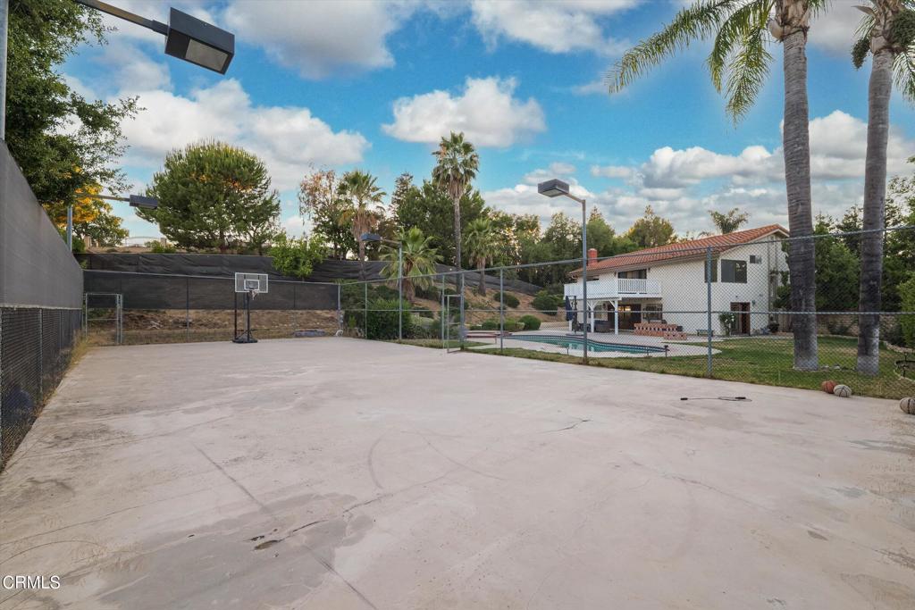 652 Stonebrook Street Property Photo 54