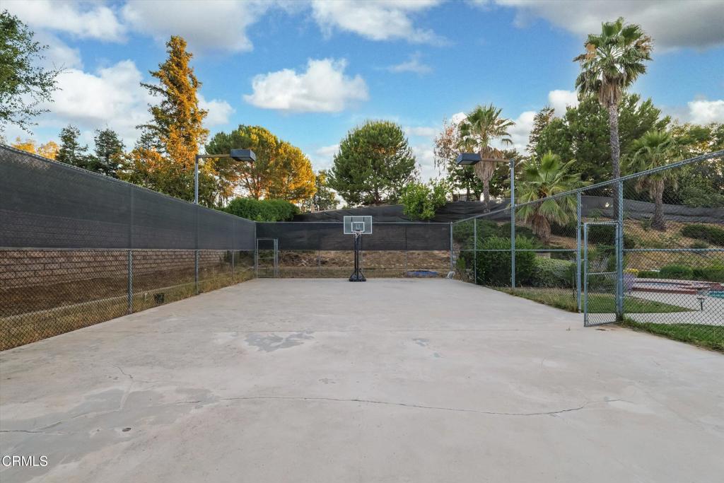 652 Stonebrook Street Property Photo 55