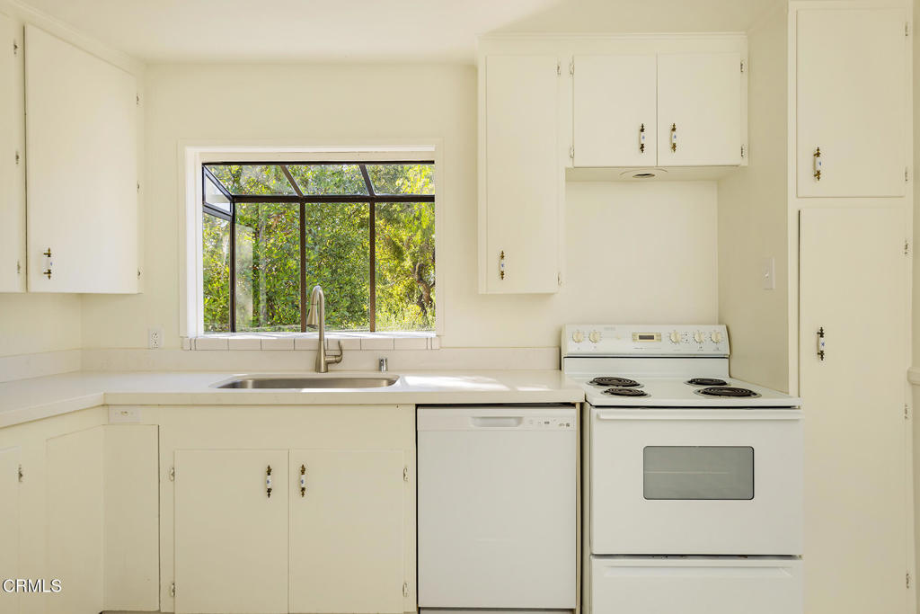 212 Foothill Road Property Photo 12