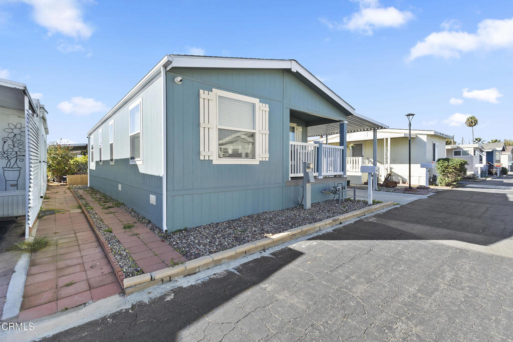 2136 Thrush Avenue 2136 Property Photo 2