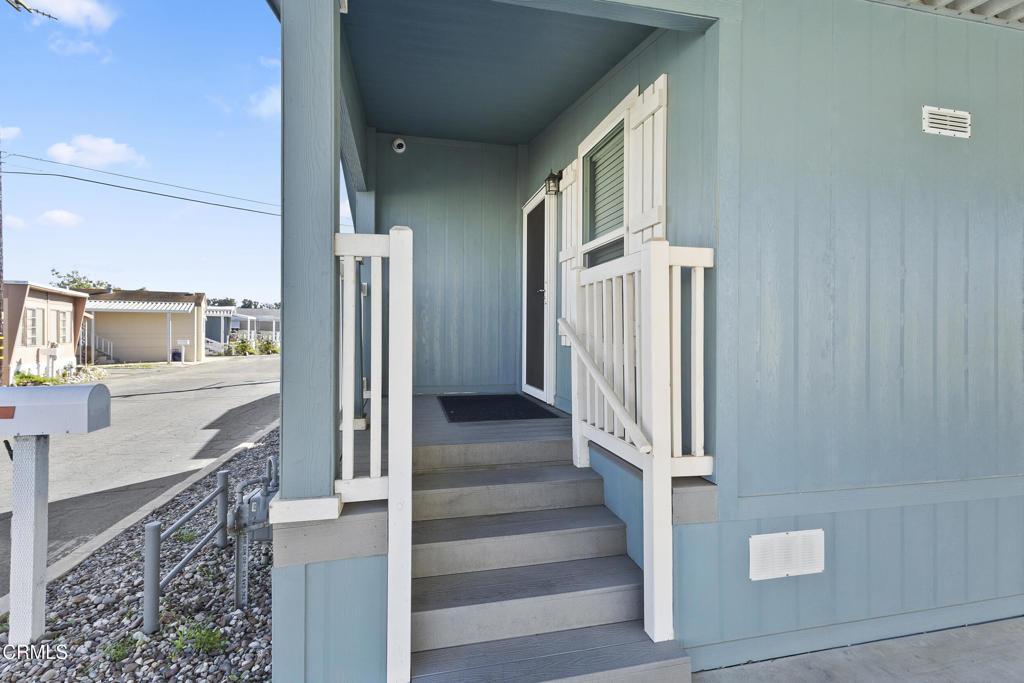 2136 Thrush Avenue 2136 Property Photo 4