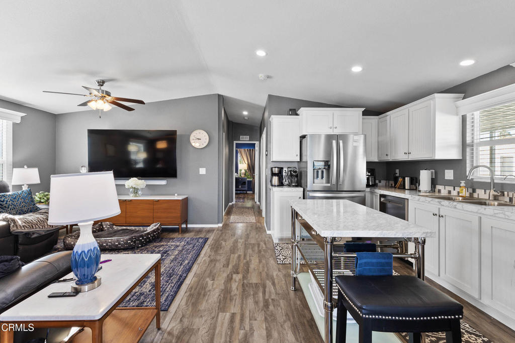 2136 Thrush Avenue 2136 Property Photo 5