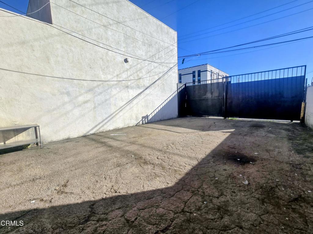 204 E 5th Street Property Photo 3
