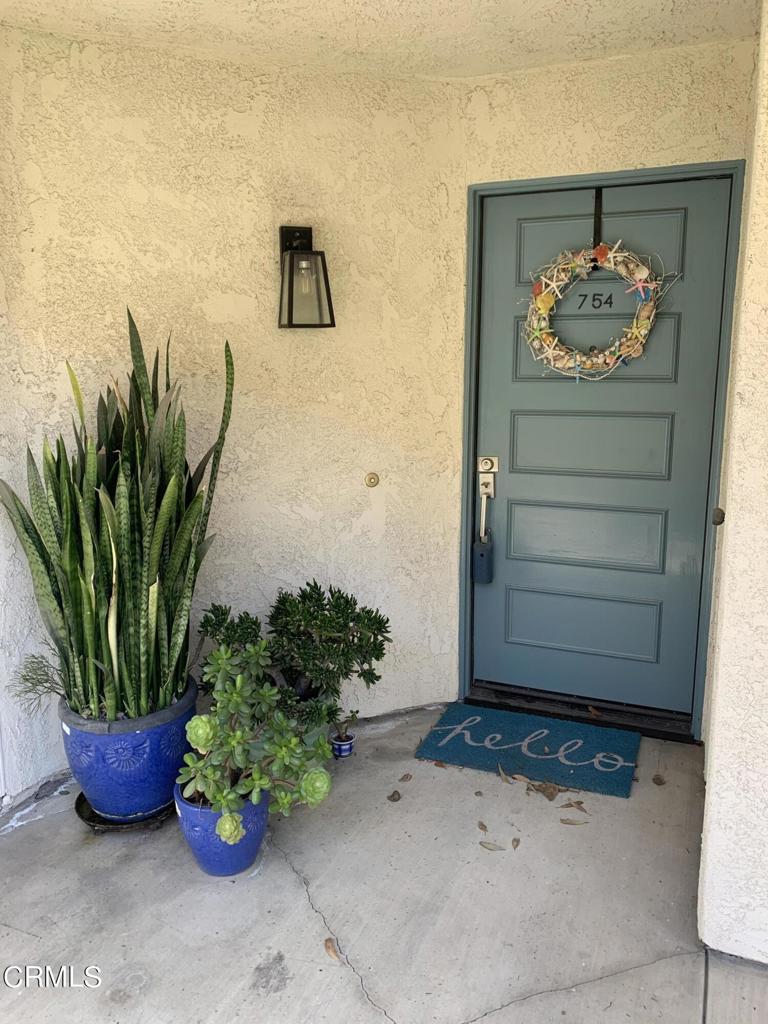 754 Island View Circle Property Photo 1