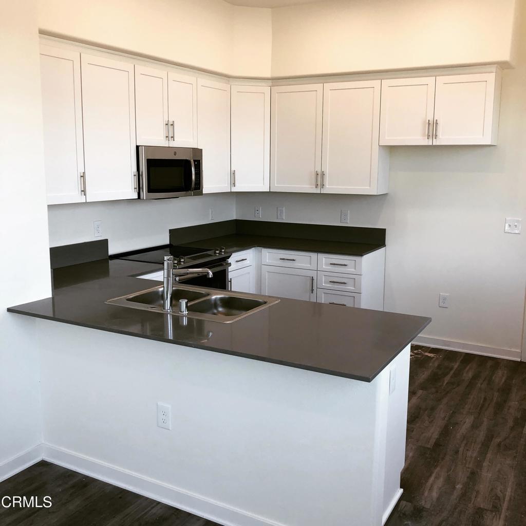2024 Ventura Boulevard Property Photo 4