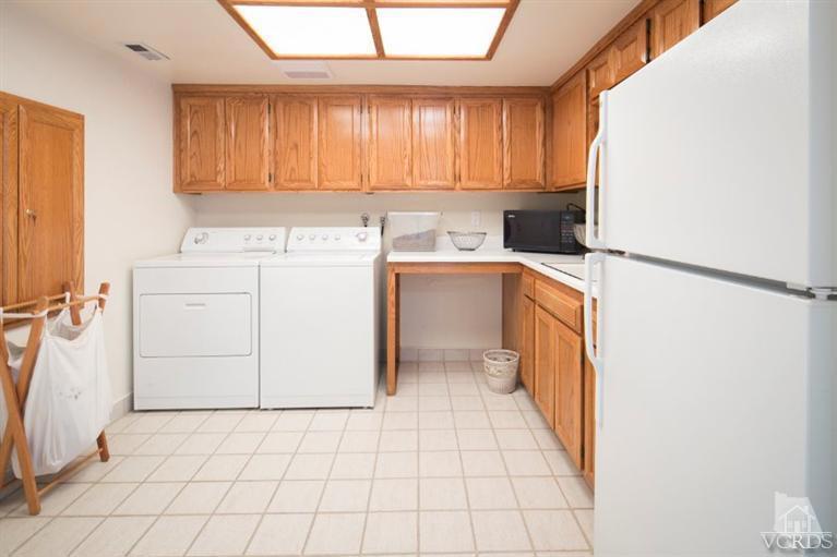 4025 Ocean Drive Property Photo 14
