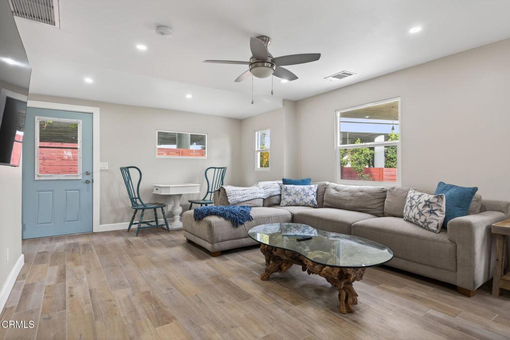 201 S Olive Street Property Photo 16