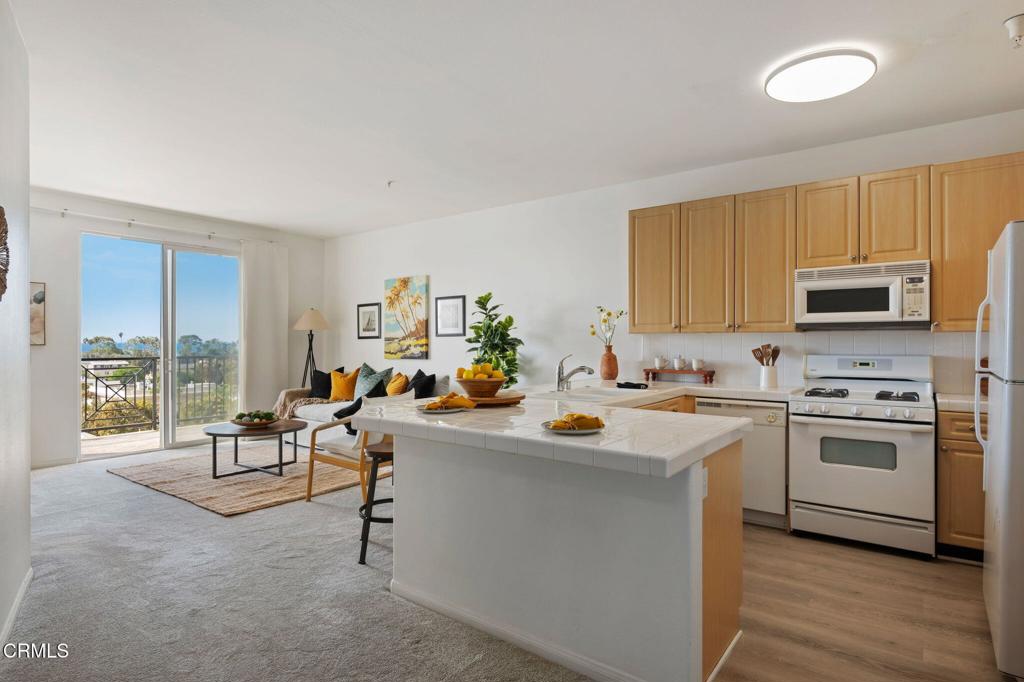 436 Poli Street 301 Property Photo 6