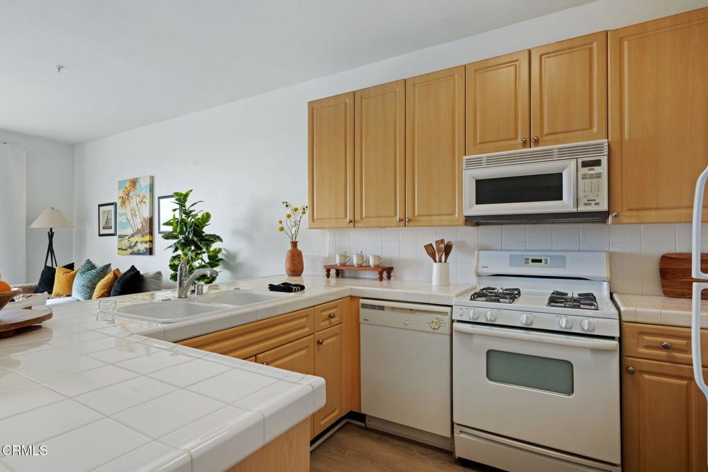 436 Poli Street 301 Property Photo 10