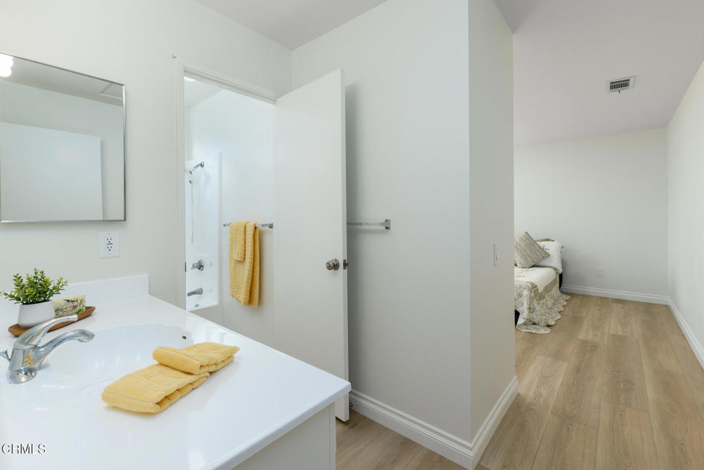 24121 Village 24 Property Photo 7