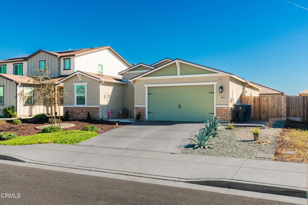 7808 Martian River Street Property Photo 2