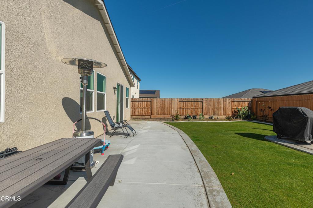 7808 Martian River Street Property Photo 28