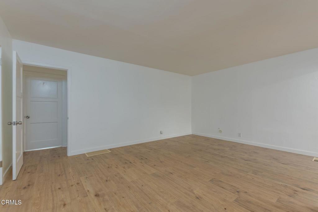 4548 Catalpa Street Property Photo 10