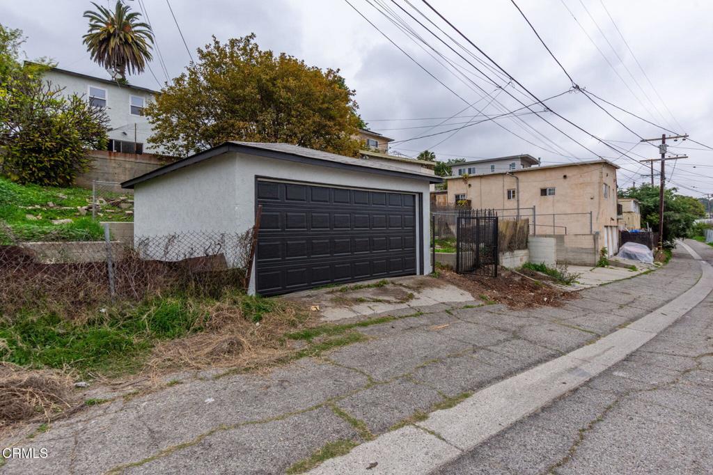 4548 Catalpa Street Property Photo 22