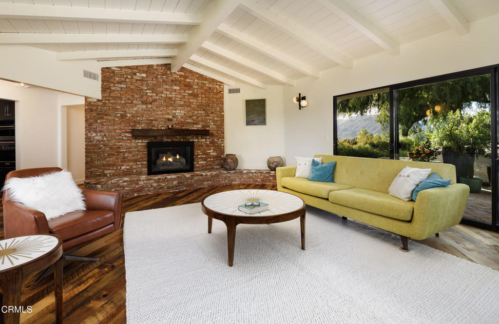 1417 Foothill Road Property Photo 9