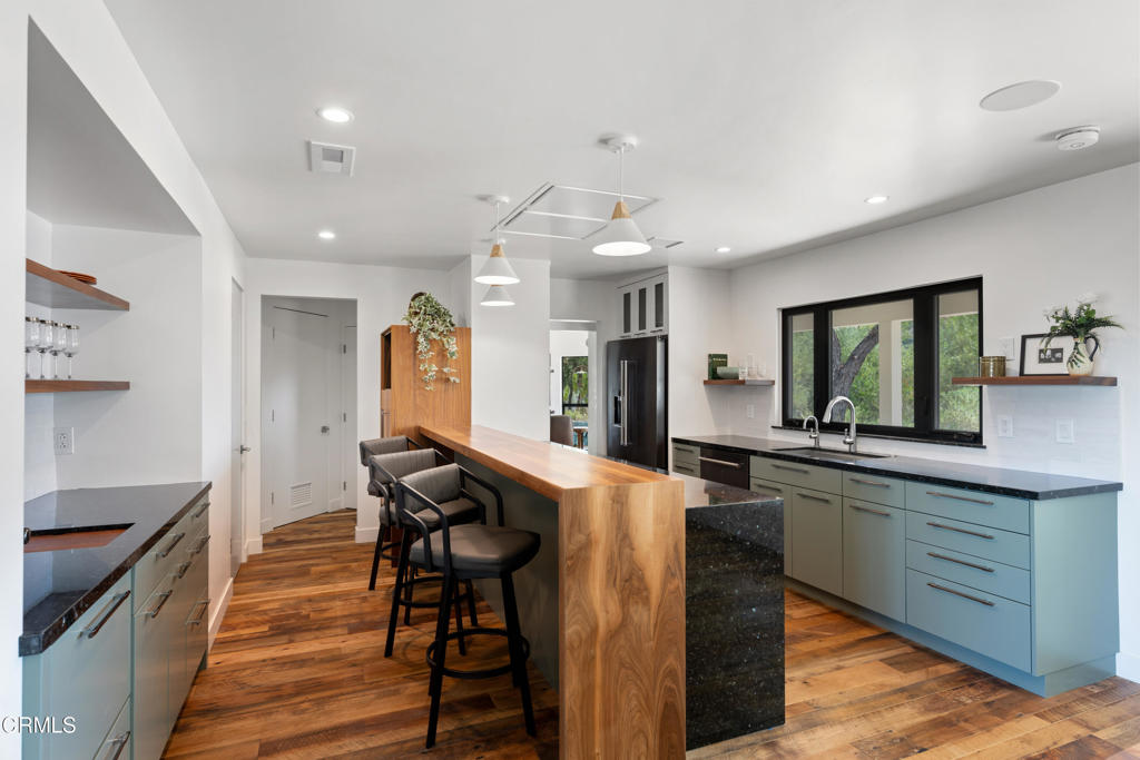 1417 Foothill Road Property Photo 10