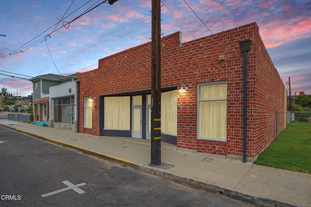 141 Davis Street Property Photo 1