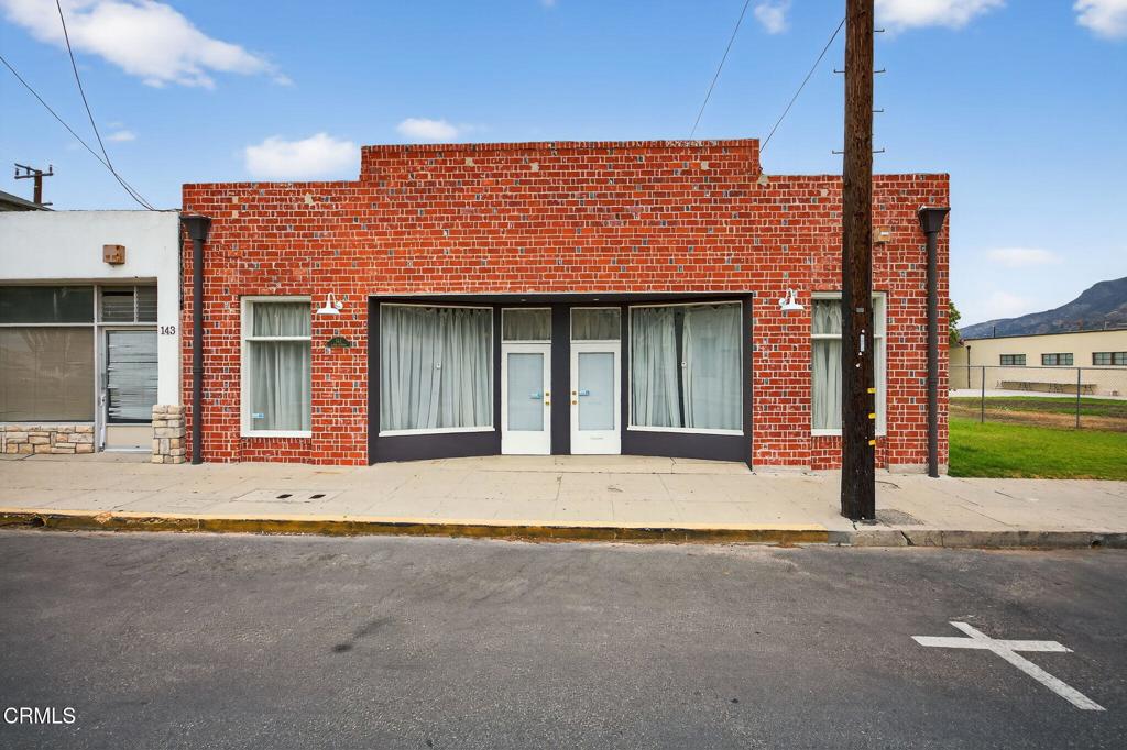 141 Davis Street Property Photo 6